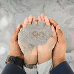 Was macht man, wenn man am Strand einen Ring verliert?